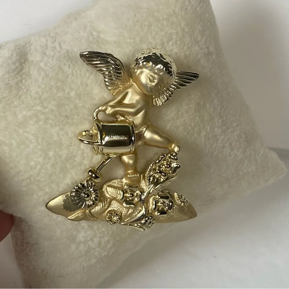 American Jewelry Company Vintage Matte and Satin Gold Finish Angel Brooch